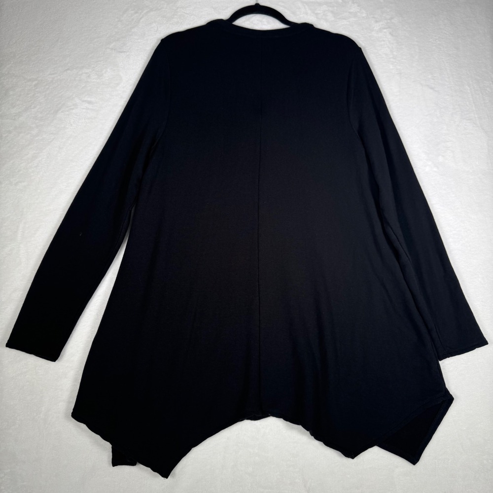 Chicos Zenergy Black V-Neck Sharkbite Hem Tunic Top Long Sleeve Size 2 L 12/14 - Picture 3 of 9